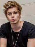 Luke Hemmings