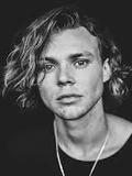 Ashton Irwin