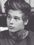 Luke Hemmings 18.
