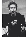 Luke Hemmings